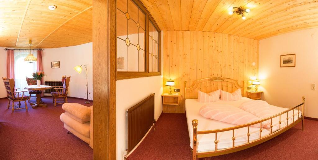 Hotel Rosengarten Neustift im Stubaital Room photo
